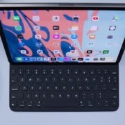 Laptop mit abnehmbaren Bildschirm